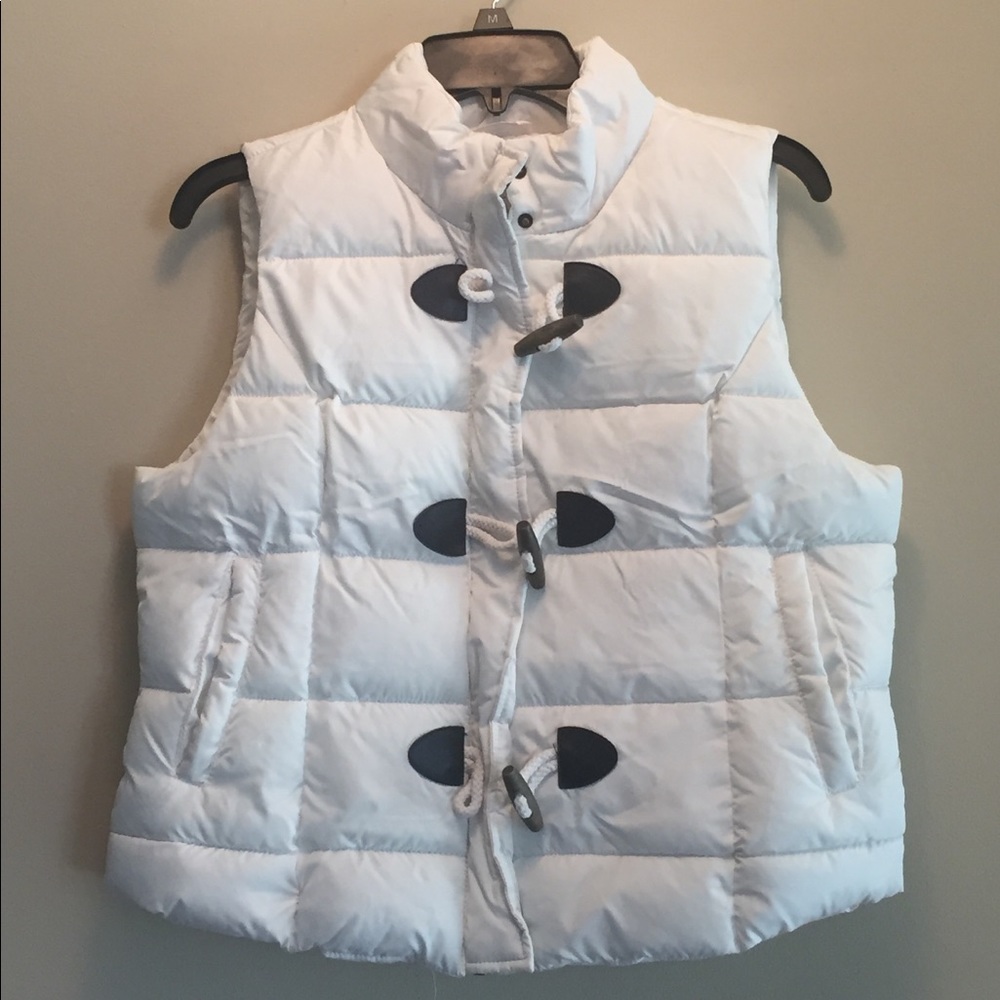 L - White - puffer vest - arizona jeans co.